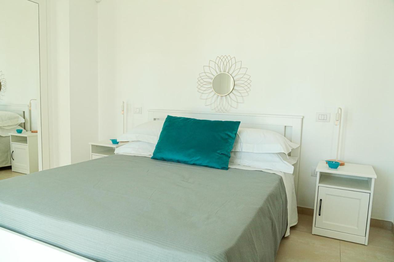 Casa Clementina Rooms Vista Mare Порто-Чезарео Экстерьер фото